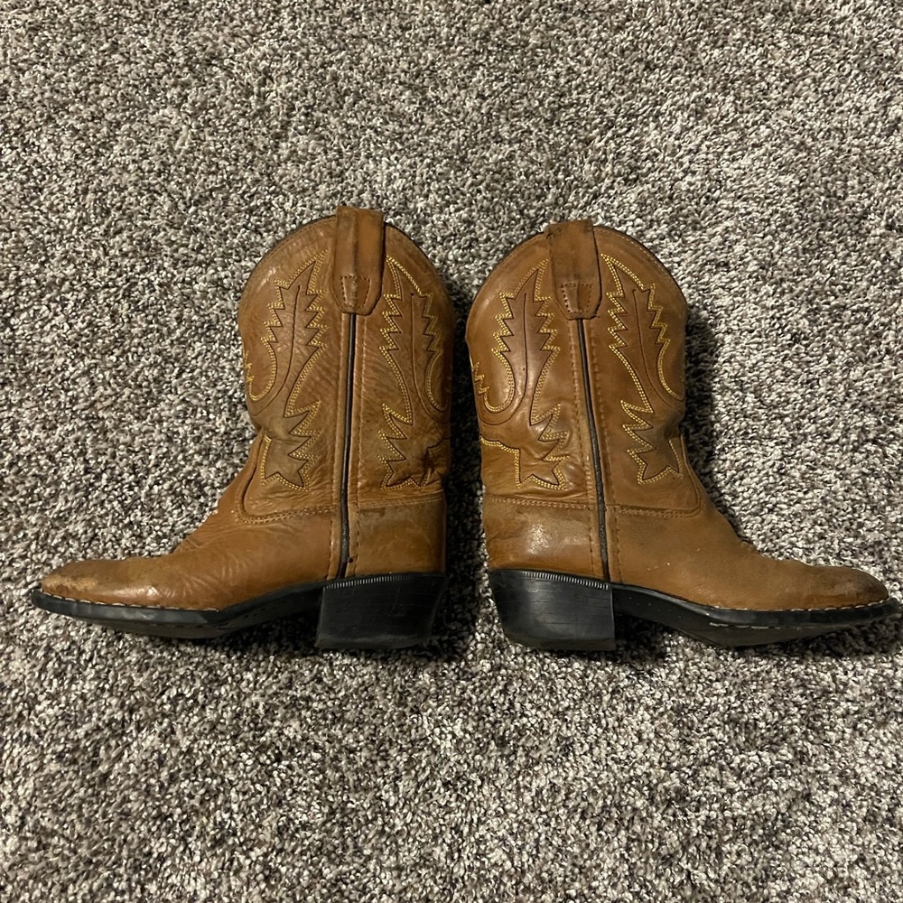 Girls Old West leather cowboy boots. Size 10.